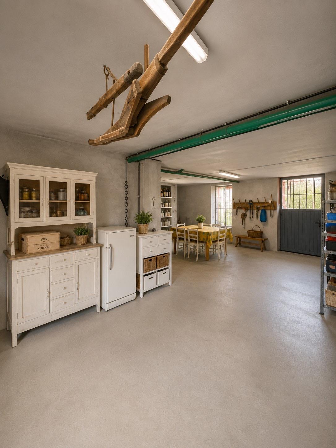 Large storage and workshop space