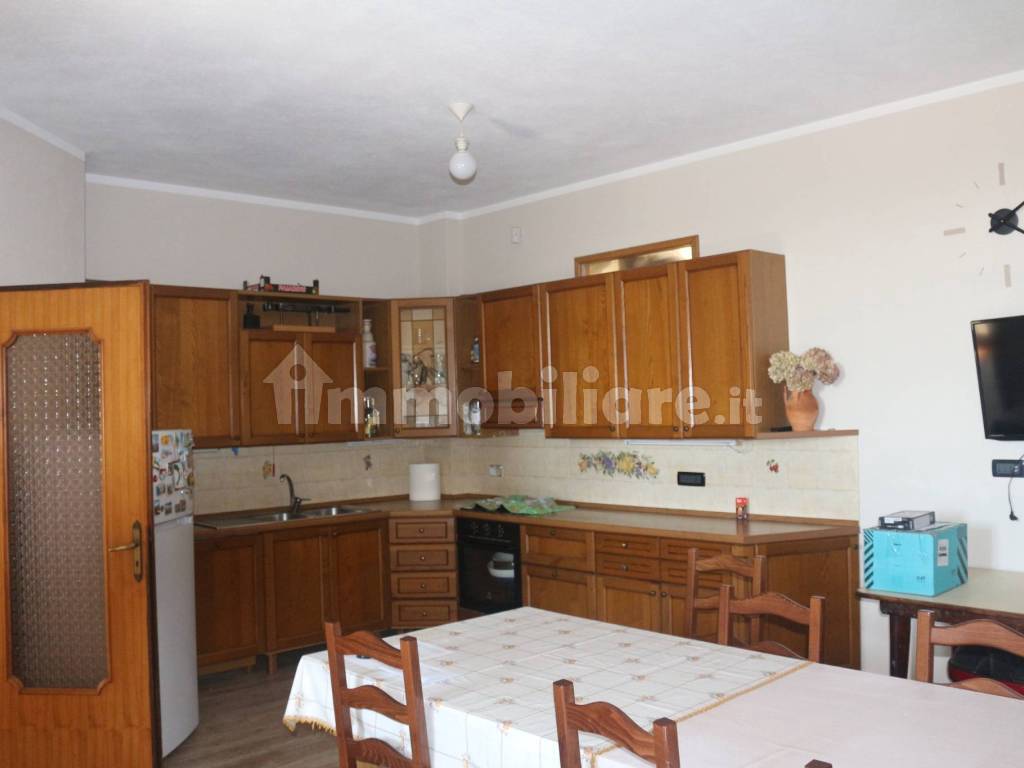 Cucina abitabile della villa di Castelnuovo Don Bosco