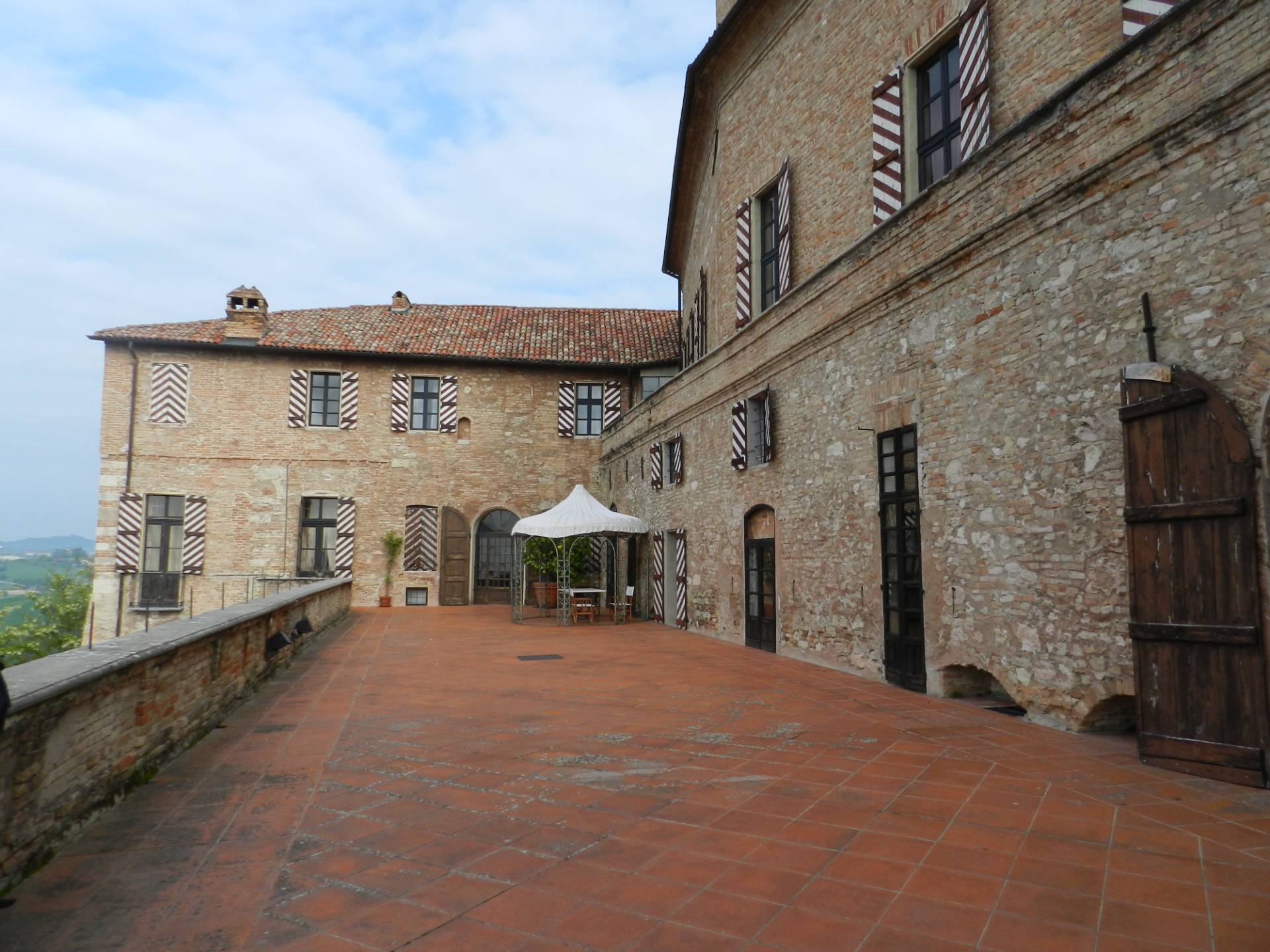 Ampi saloni aulici del castello di Montiglio